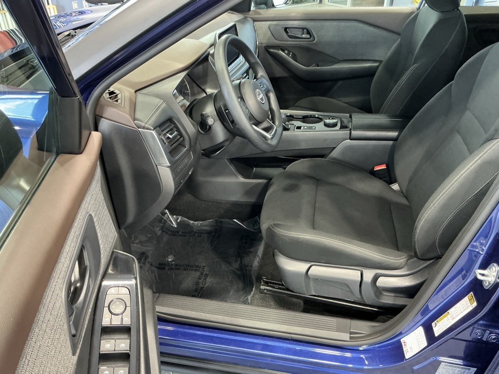2023 Nissan Rogue S photo 3