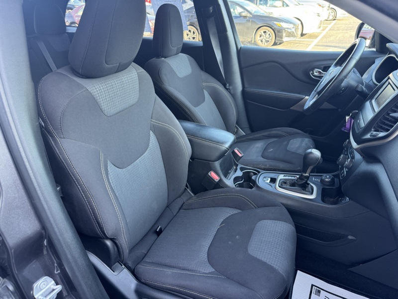 2017 Jeep Cherokee Latitude photo 43