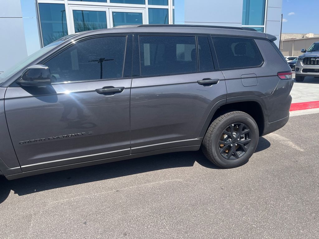 2025 Jeep Grand Cherokee Altitude X photo 6