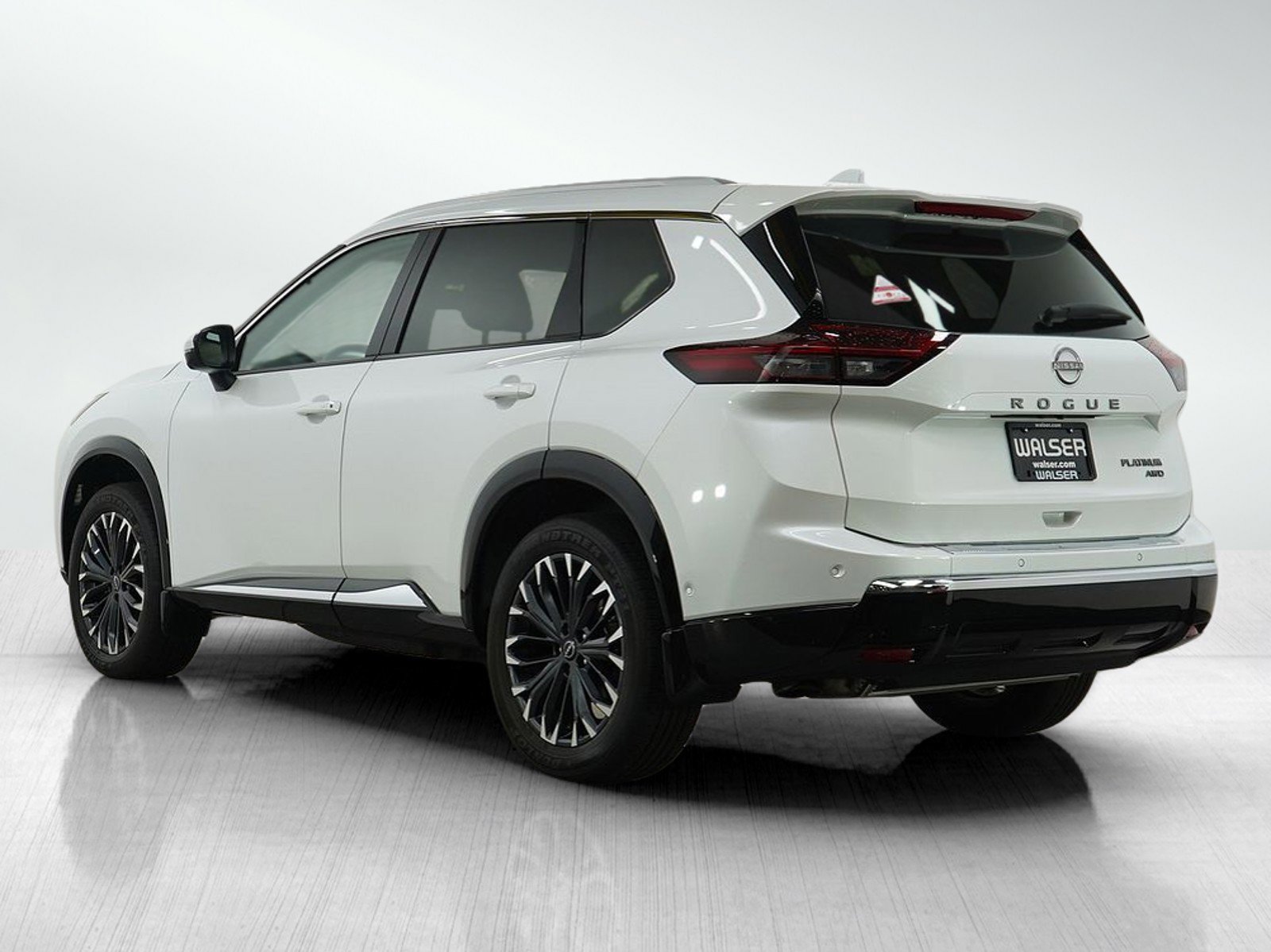 2024 Nissan Rogue Platinum photo 3