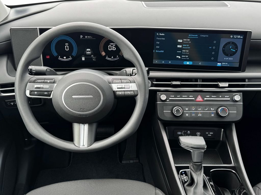 2025 Hyundai Tucson SE photo 16