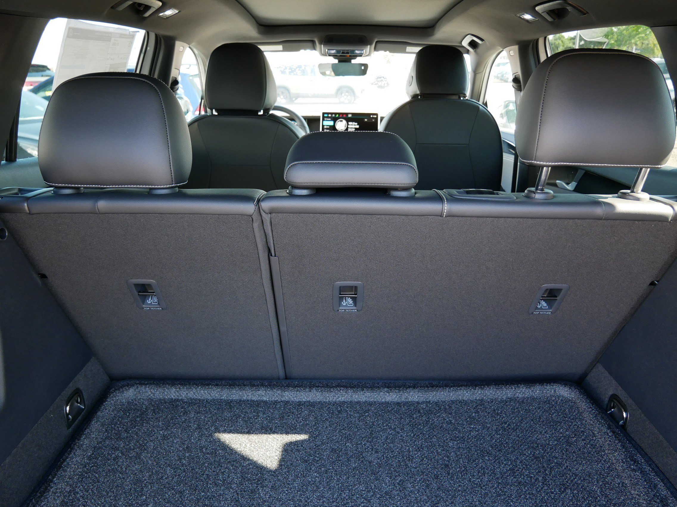 2026 Volkswagen Tiguan SE R-Line Black photo 4