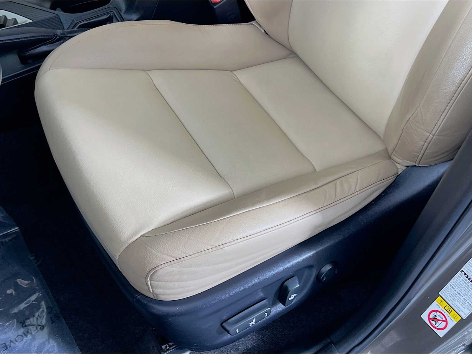2013 Toyota RAV4 Limited photo 17
