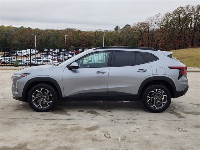 2024 Chevrolet Trax LT photo 4