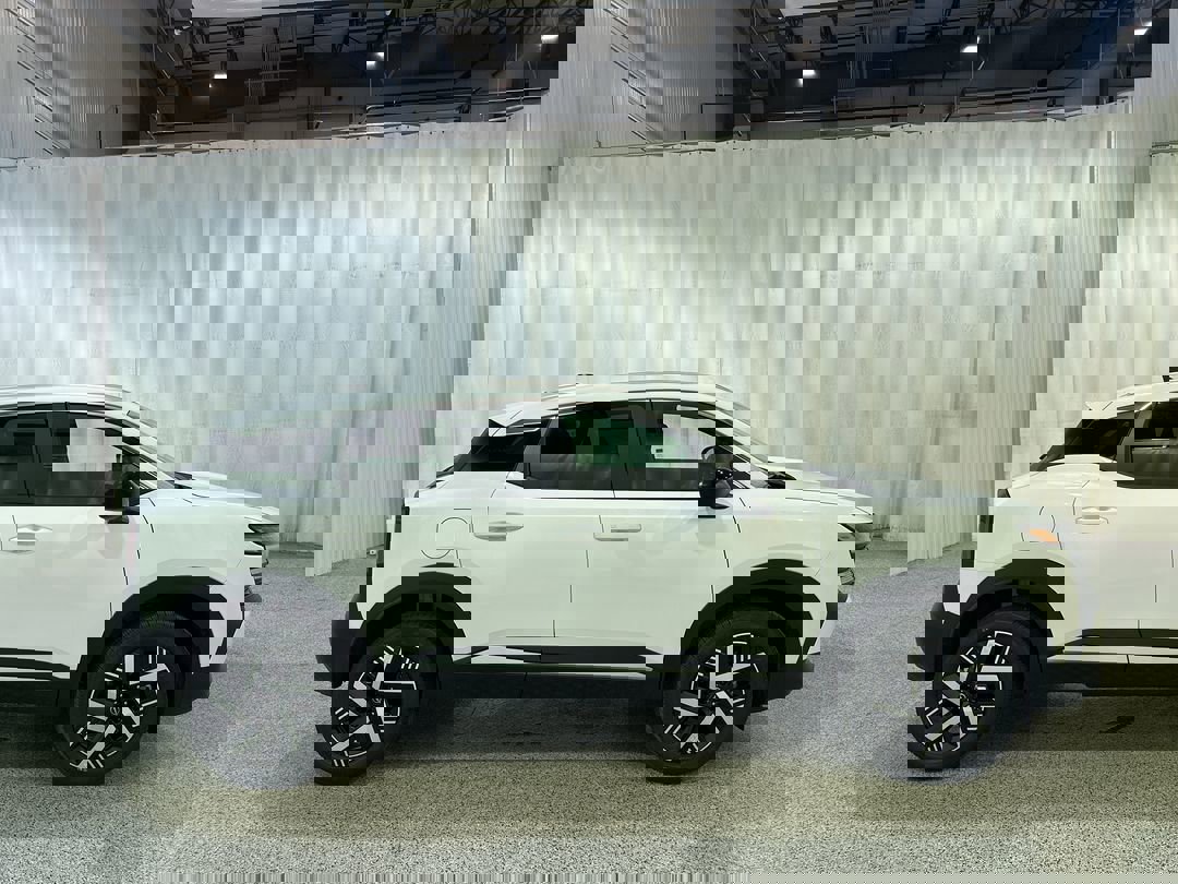 2026 Nissan Kicks SV photo 4