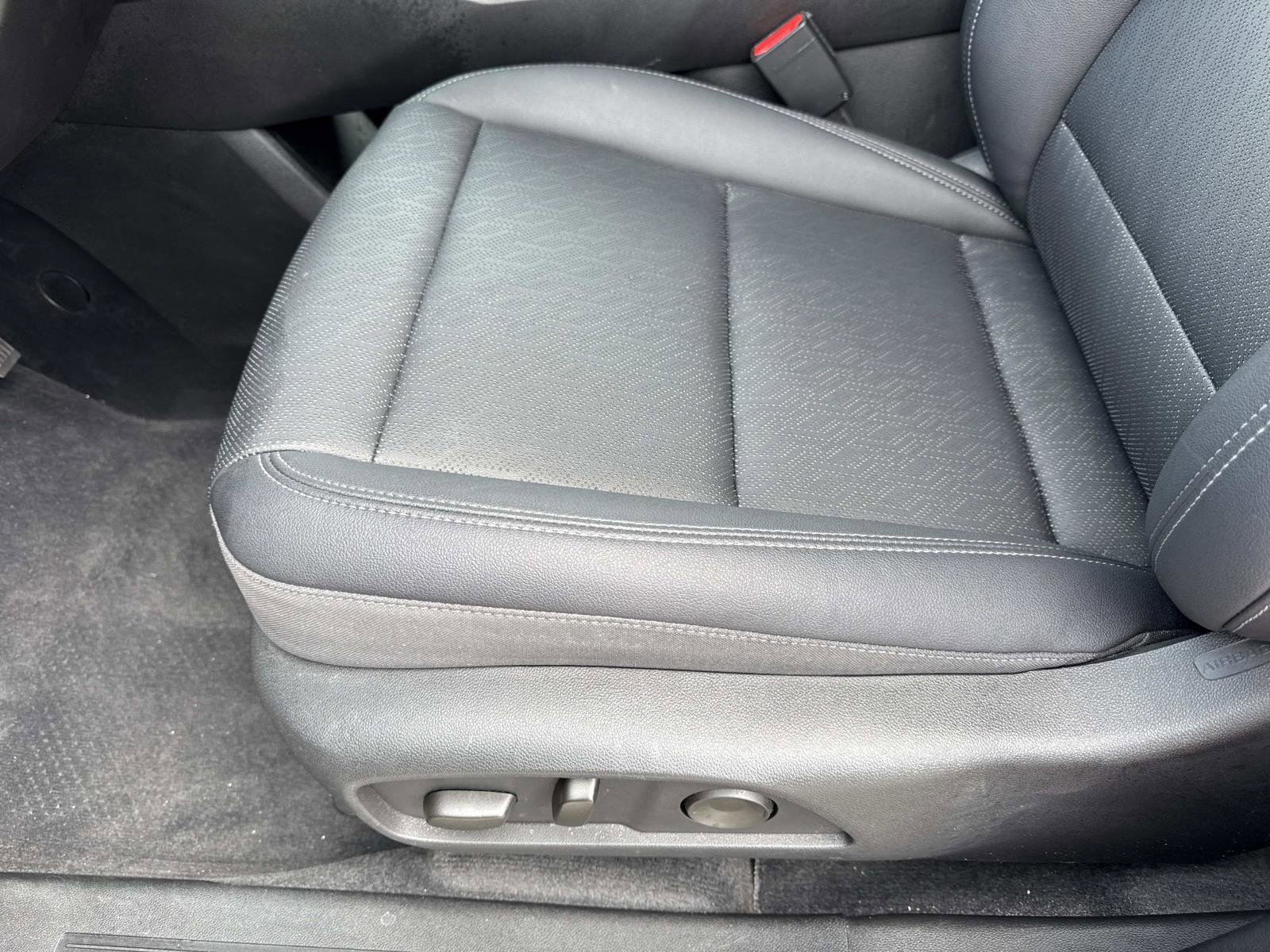 2025 Chevrolet Equinox LT photo 17