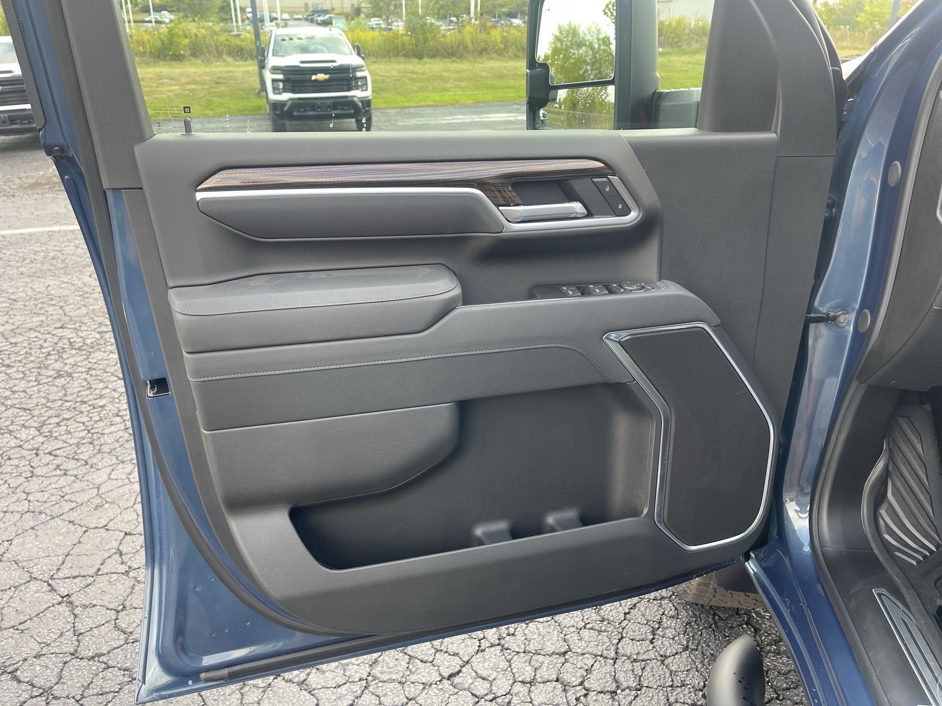 2026 Chevrolet Silverado 2500HD LT photo 45