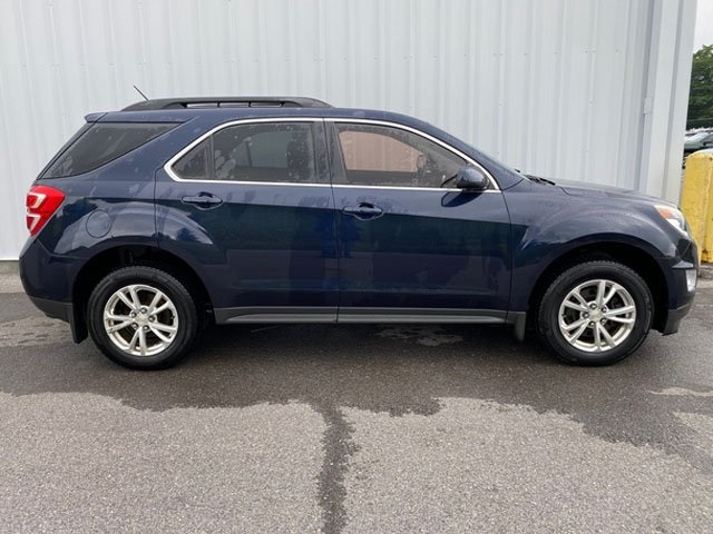 2017 Chevrolet Equinox LT photo 3