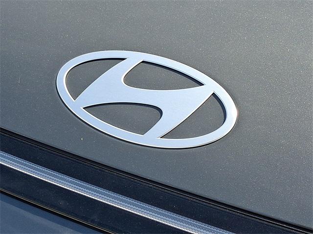 2026 Hyundai Kona SEL photo 3