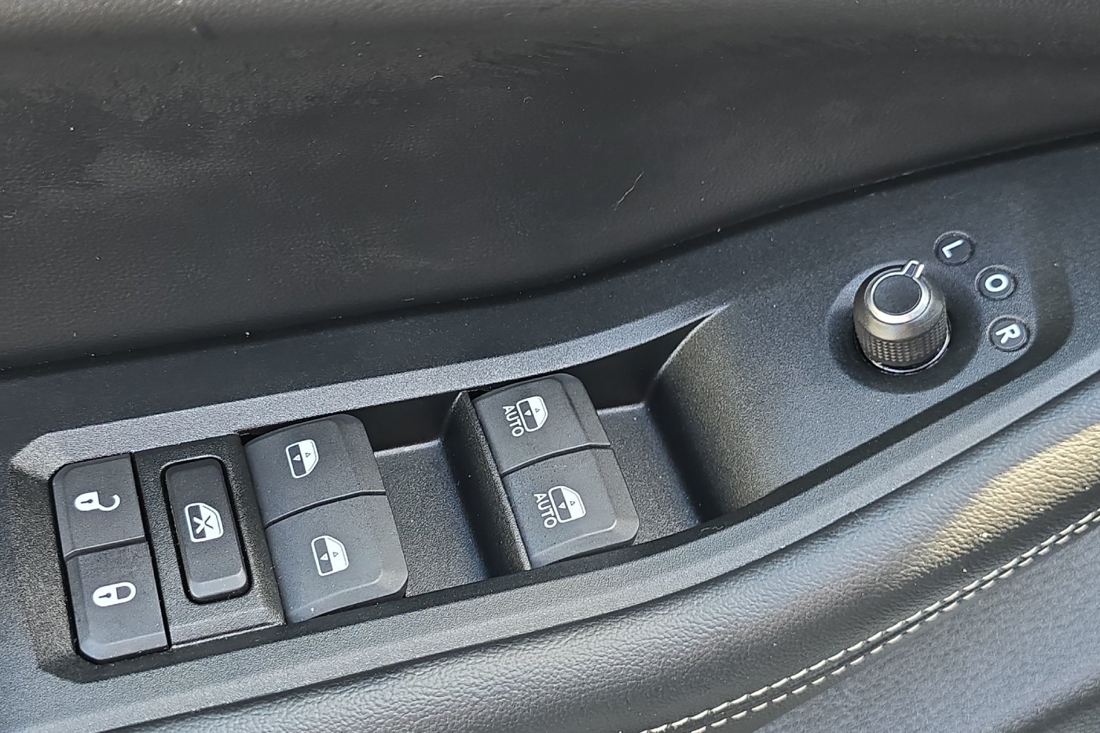 2024 Jeep Grand Cherokee Altitude photo 10
