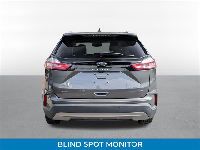 2022 Ford Edge SEL photo 4