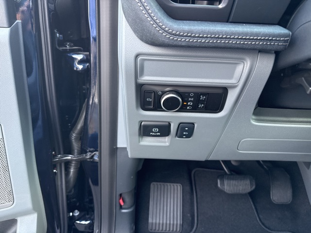 2025 Ford F-150 Lightning photo 14