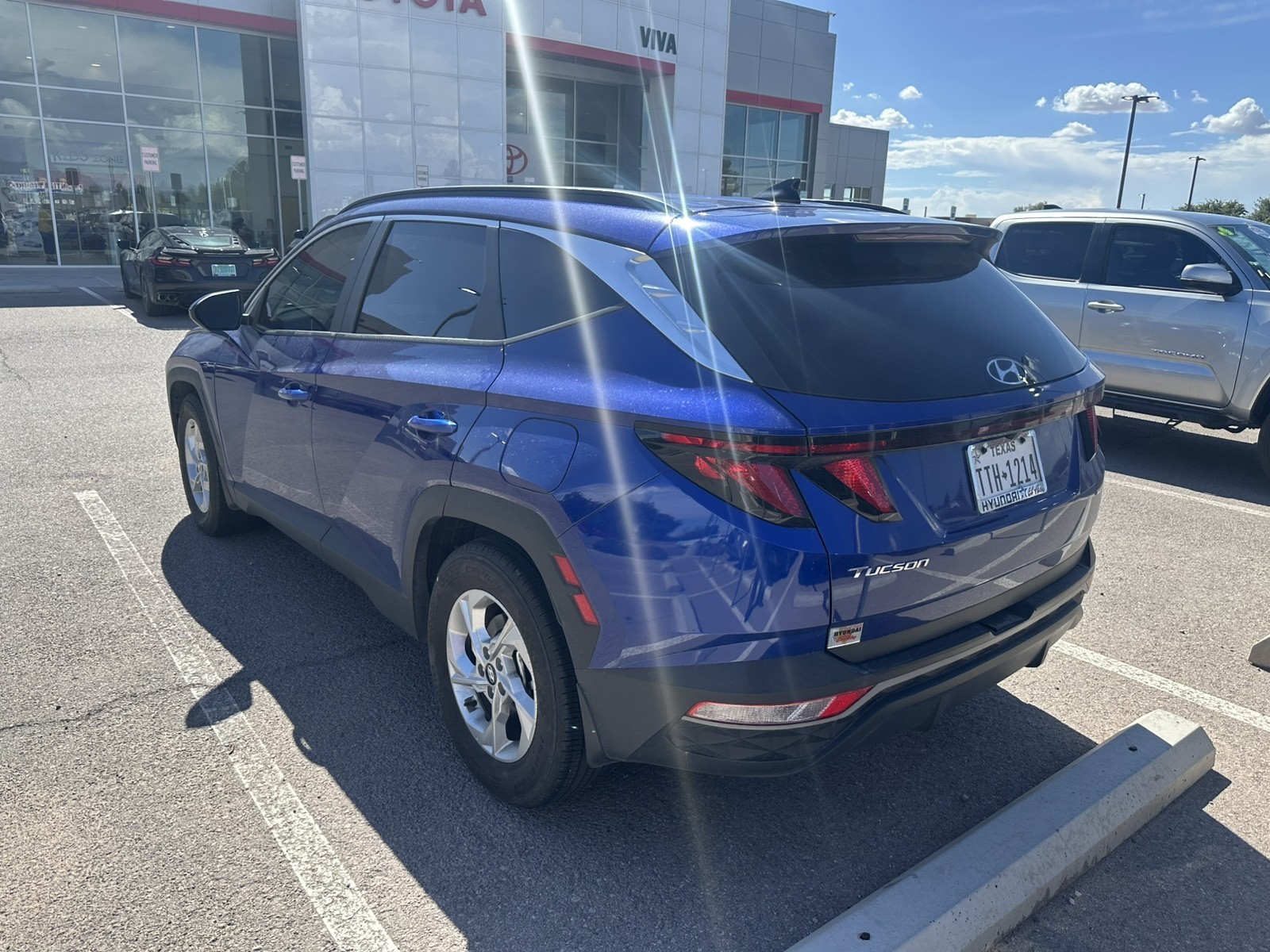 Used 2024 Blue Hyundai SEL image 5