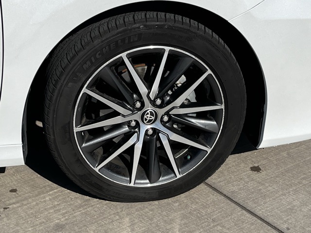 2021 Toyota Camry XLE photo 4