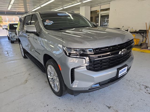 2023 Chevrolet Suburban RST photo 6