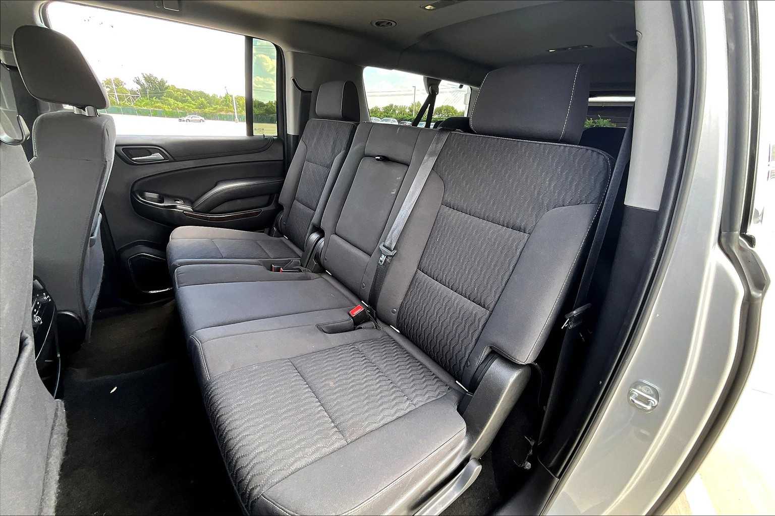 2018 Chevrolet Suburban LS photo 19