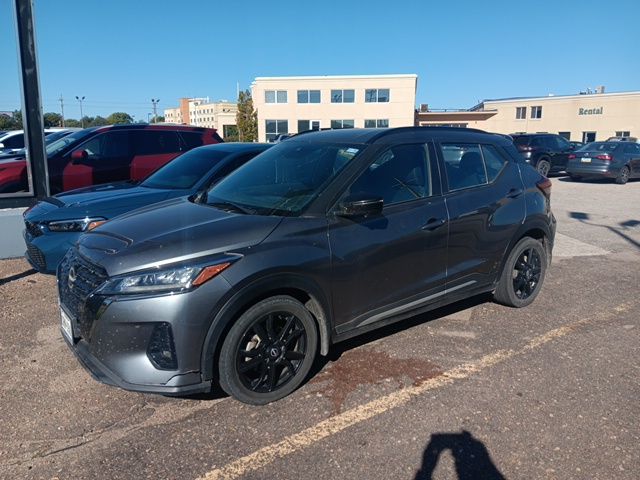 2023 Nissan Kicks SR