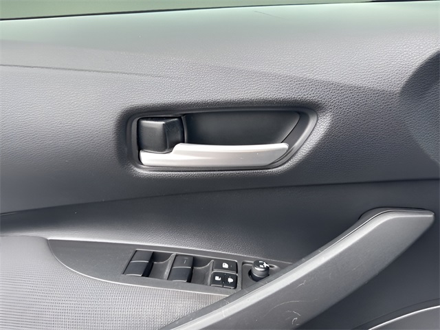 2021 Toyota Corolla LE photo 17