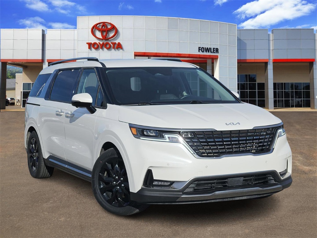 2024 Kia Carnival SX's photo