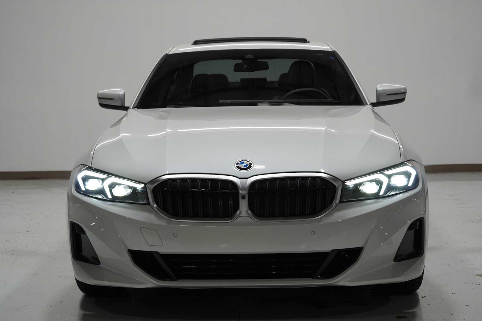 2025 Bmw 330i xDrive photo 2