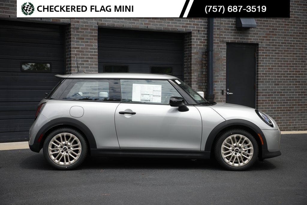 2025 Mini Cooper Hardtop S photo 2