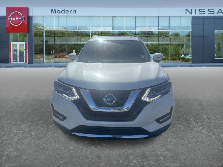 2017 Nissan Rogue SL photo 2
