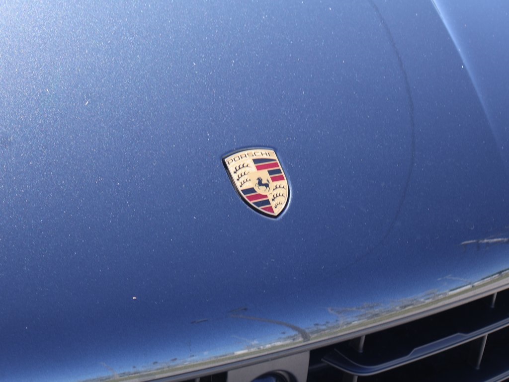 2025 Porsche Macan T photo 11