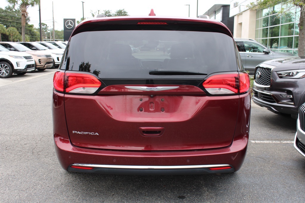 2017 Chrysler Pacifica Touring Plus photo 7