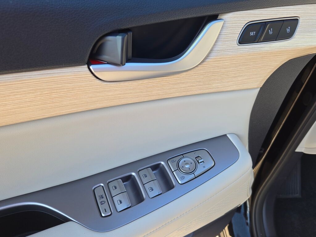 2024 Hyundai Palisade Limited photo 17