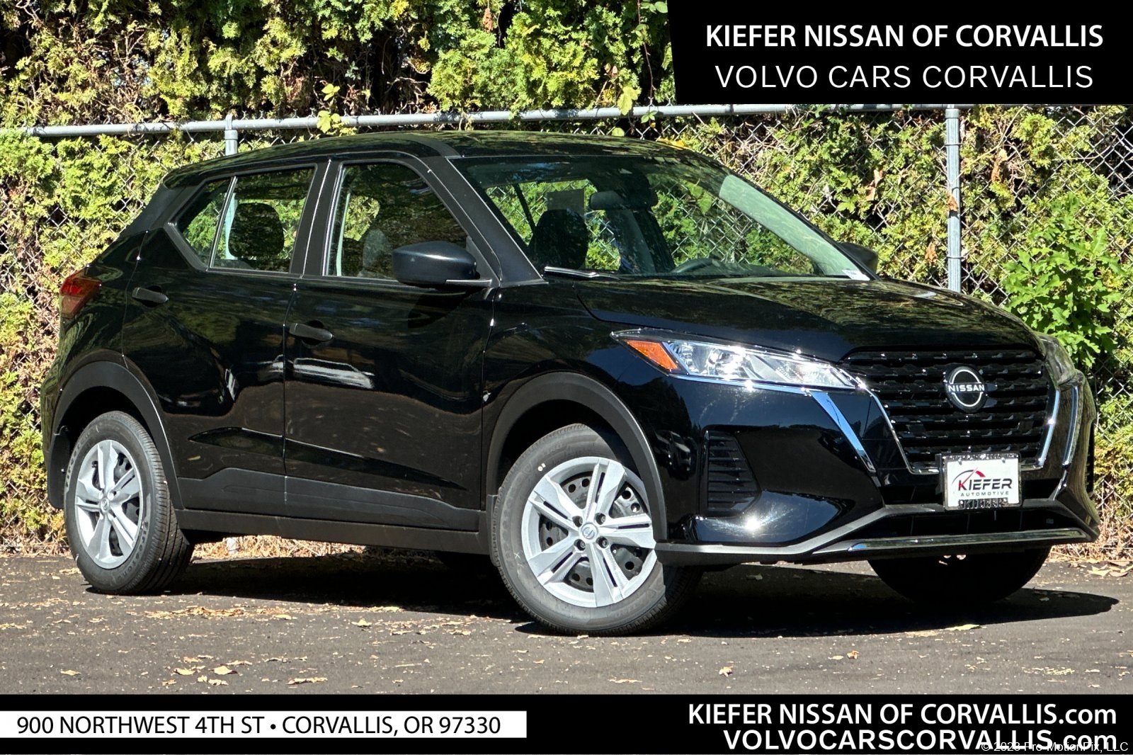 2025 Nissan KICKS PLAY Base's photo