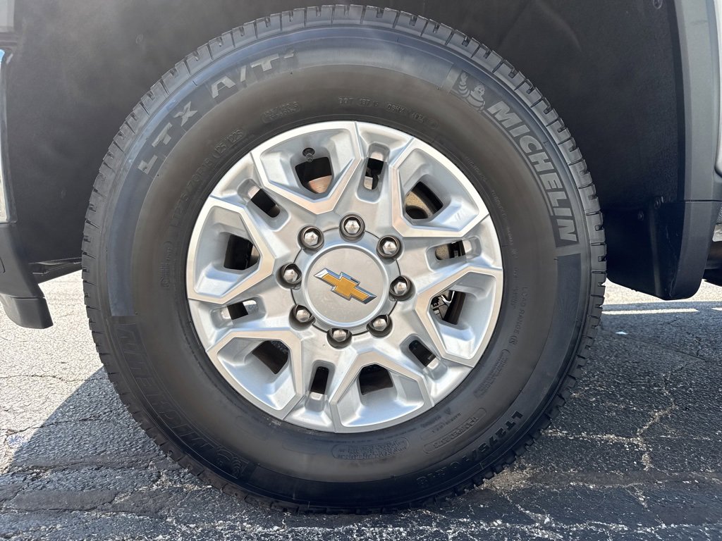 2025 Chevrolet Silverado 3500HD LTZ photo 12