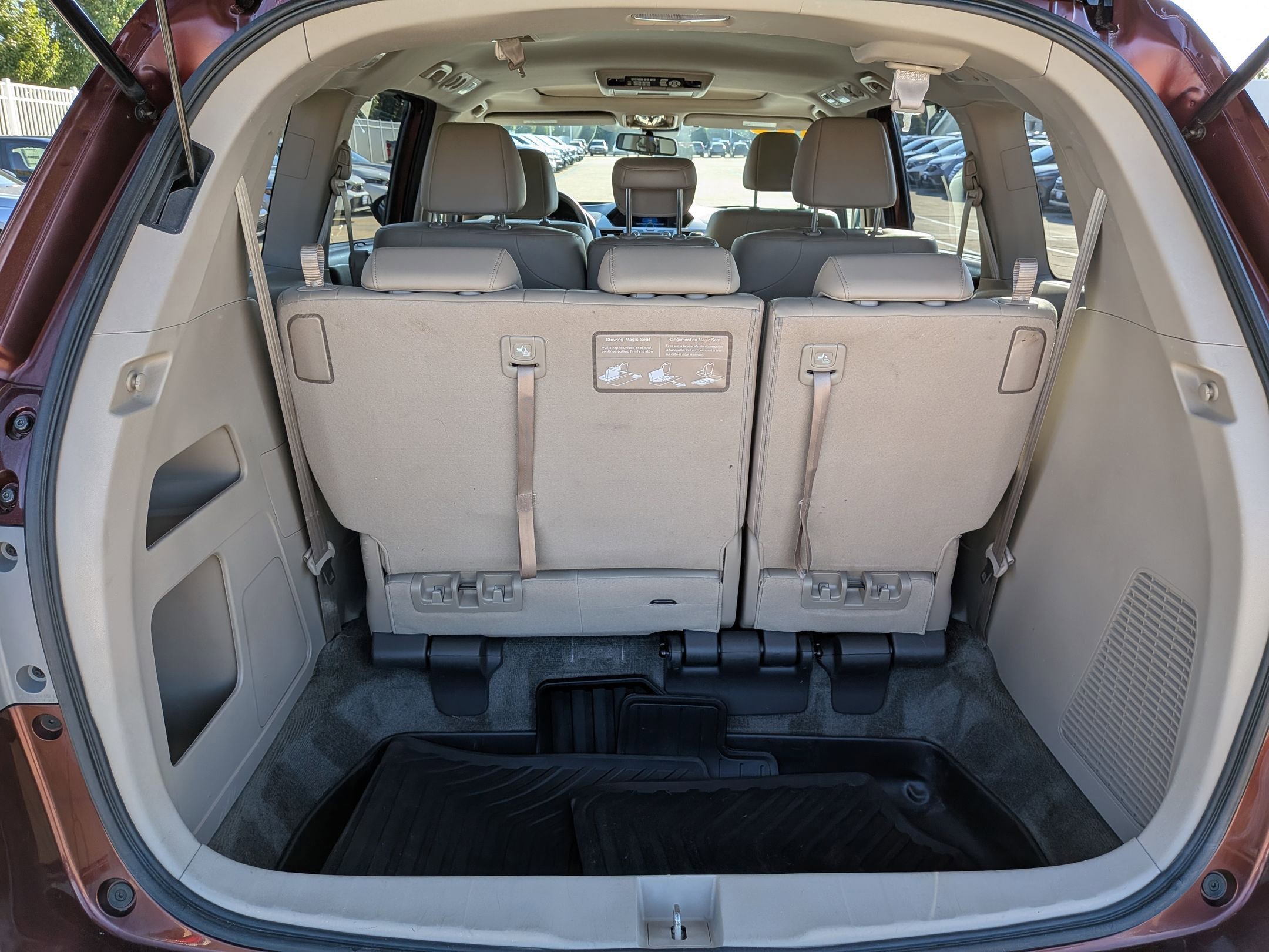 2016 Honda Odyssey EX-L photo 25