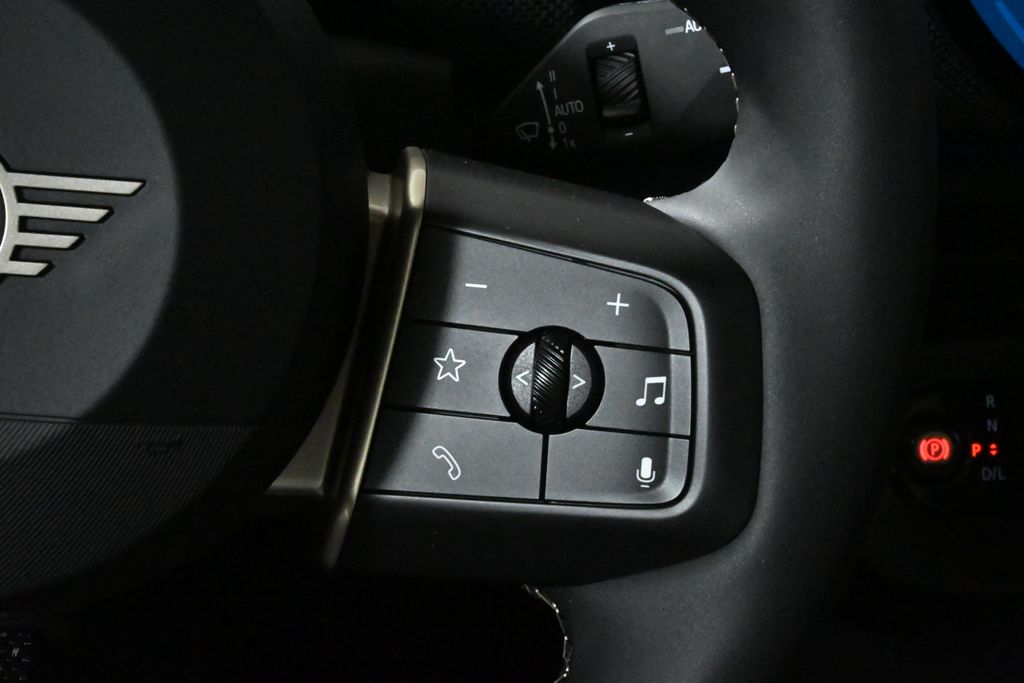 2025 Mini Cooper Hardtop Signature photo 18