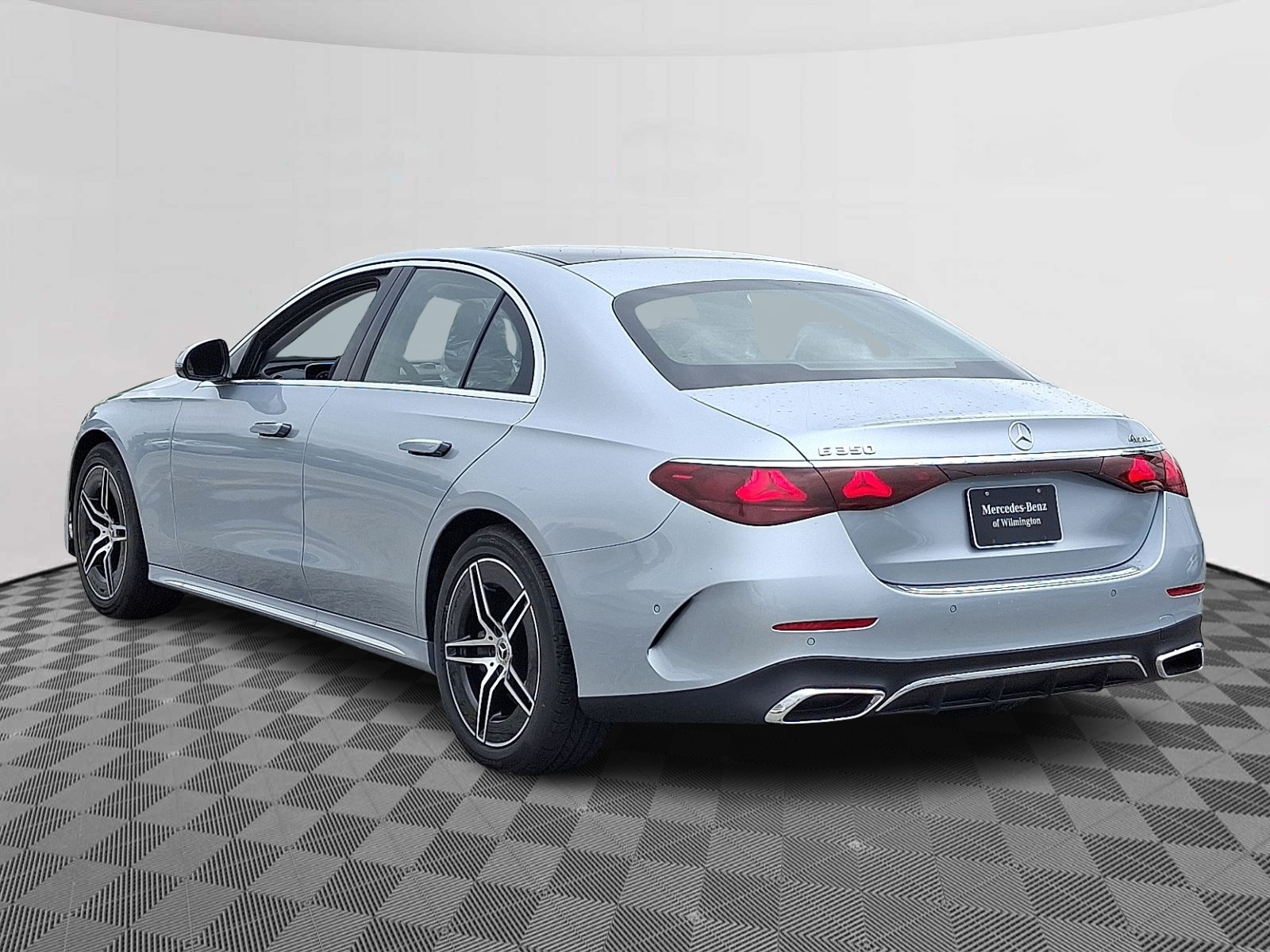 2026 Mercedes Benz E 350 4MATIC Sedan photo 4