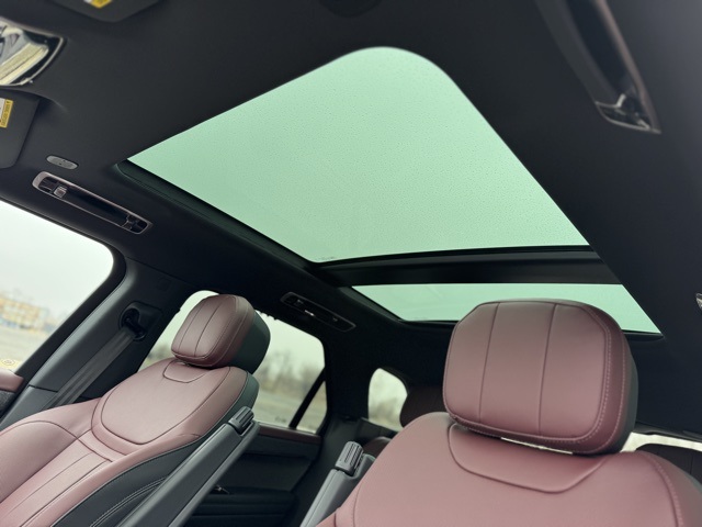 2025 Land Rover Range Rover Sport SE photo 13