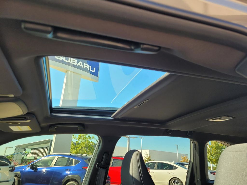 2025 Subaru Forester Premium Base photo 9