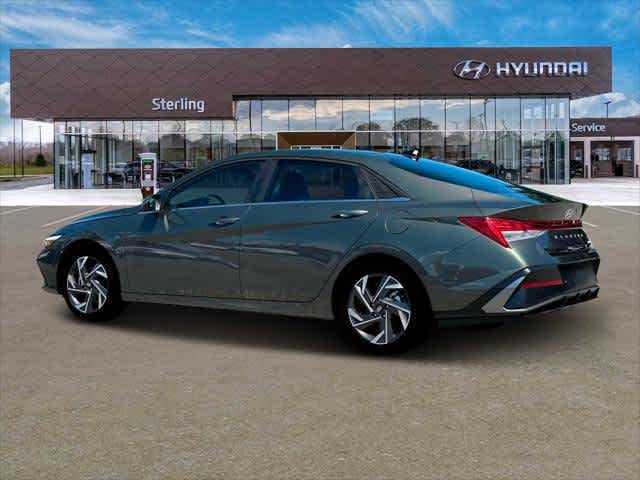 2025 Hyundai Elantra Limited photo 4