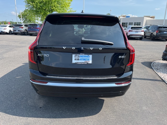 2025 Volvo XC90 B5 Plus photo 4