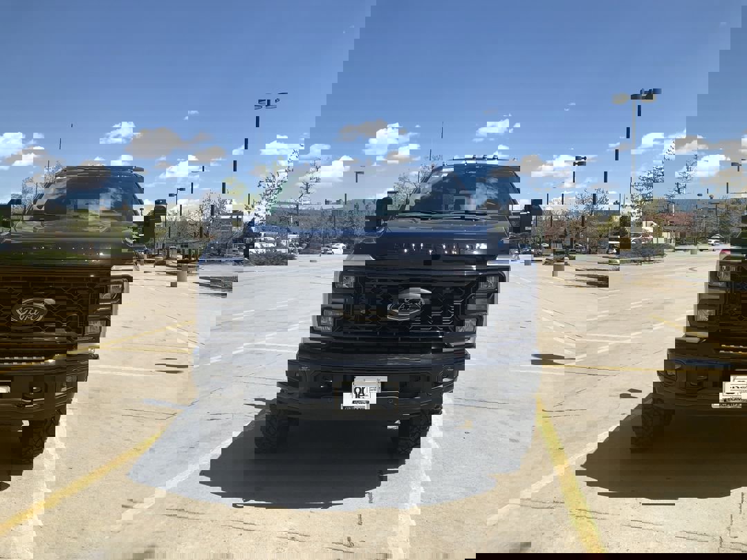 2025 Ford F-350 Lariat photo 3