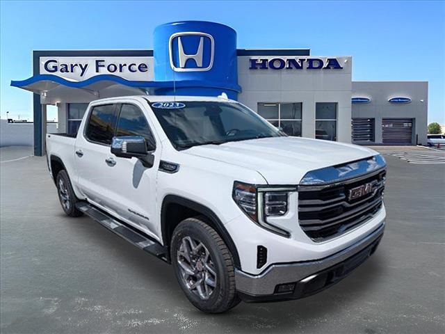 2023 GMC Sierra 1500 SLT's photo