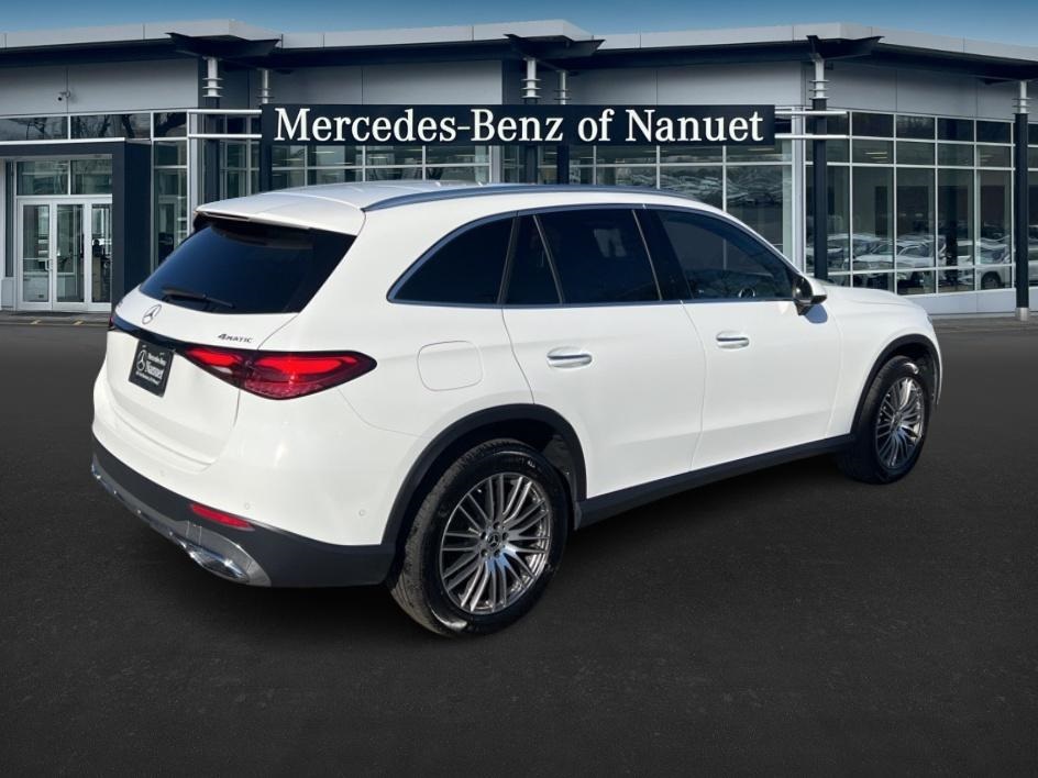 2025 Mercedes Benz GLC 300 4MATIC photo 4
