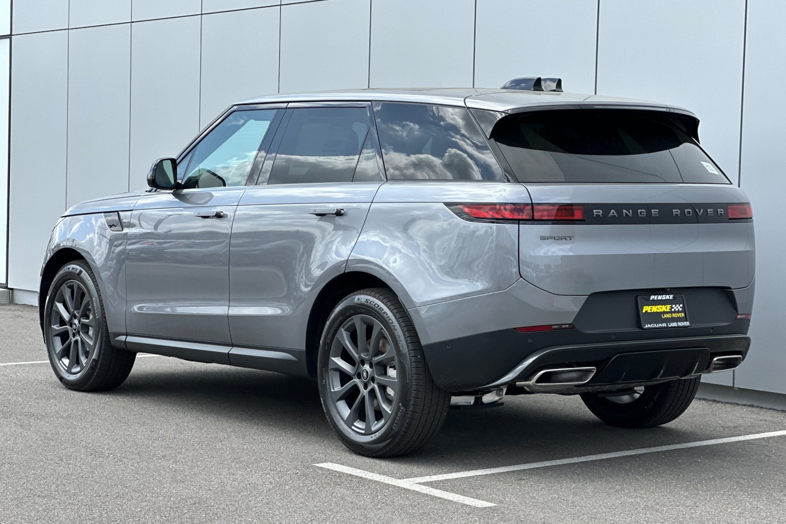 2025 Land Rover Range Rover Sport P360 S photo 3