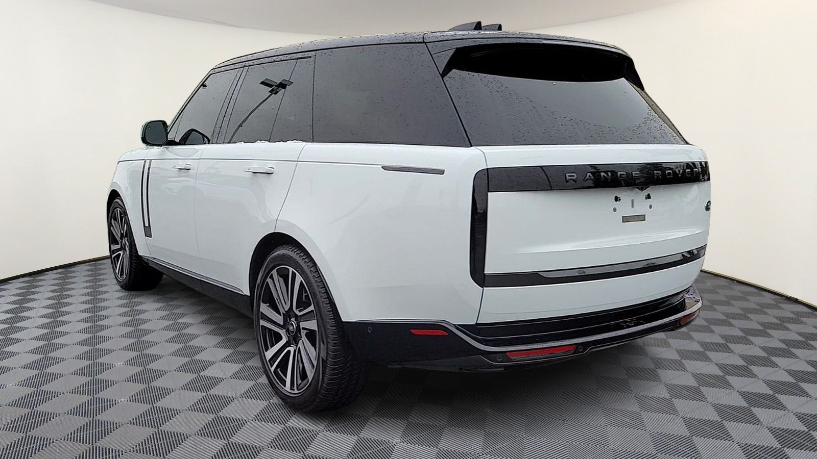 2023 Land Rover Range Rover SE photo 6