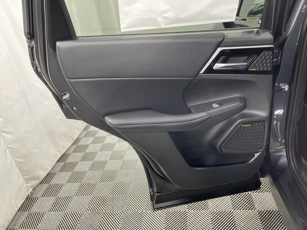 2025 Mitsubishi Outlander SE photo 27