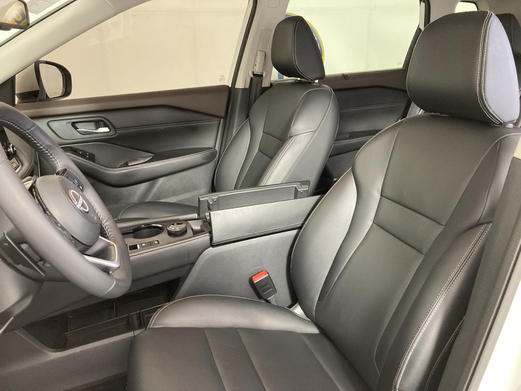 2023 Nissan Rogue SL photo 9