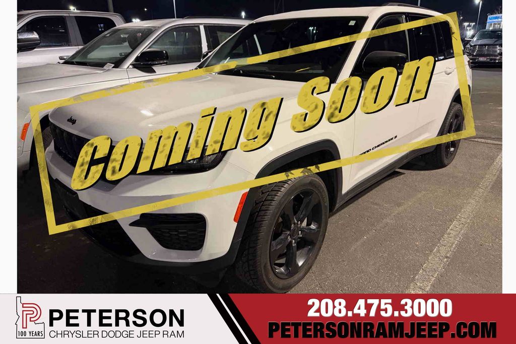 2023 Jeep Grand Cherokee Altitude's photo