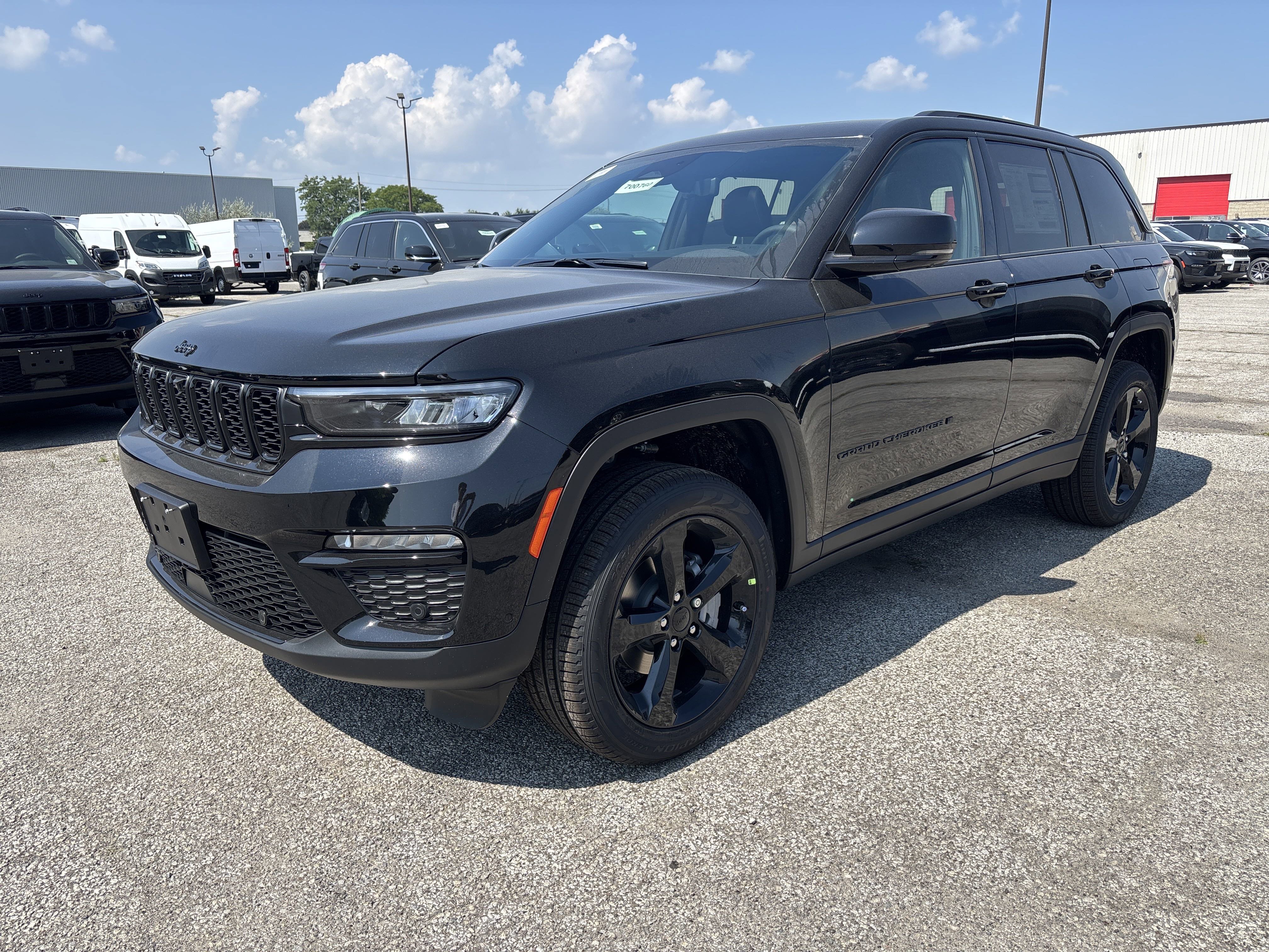 New 2025 Diamond Black Crystal Pearl Jeep Limited image 1
