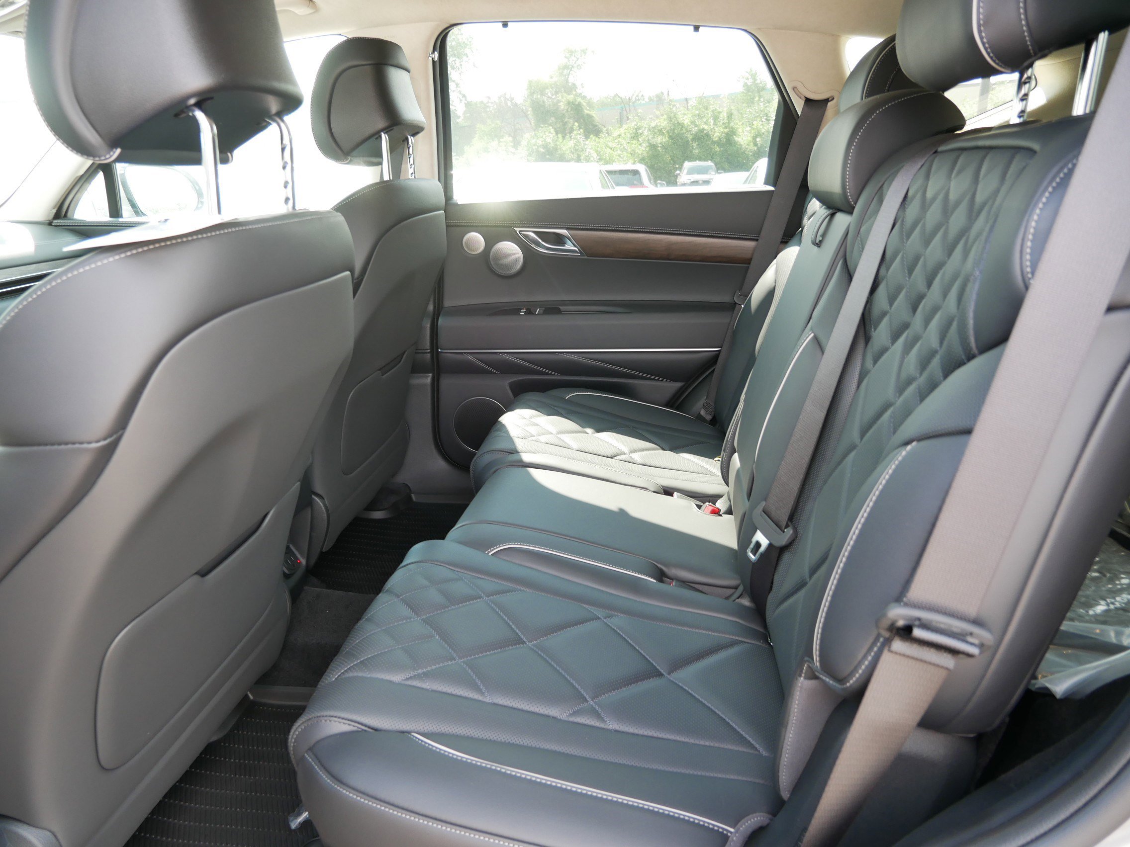 2025 Genesis GV80 3.5T Prestige AWD photo 4