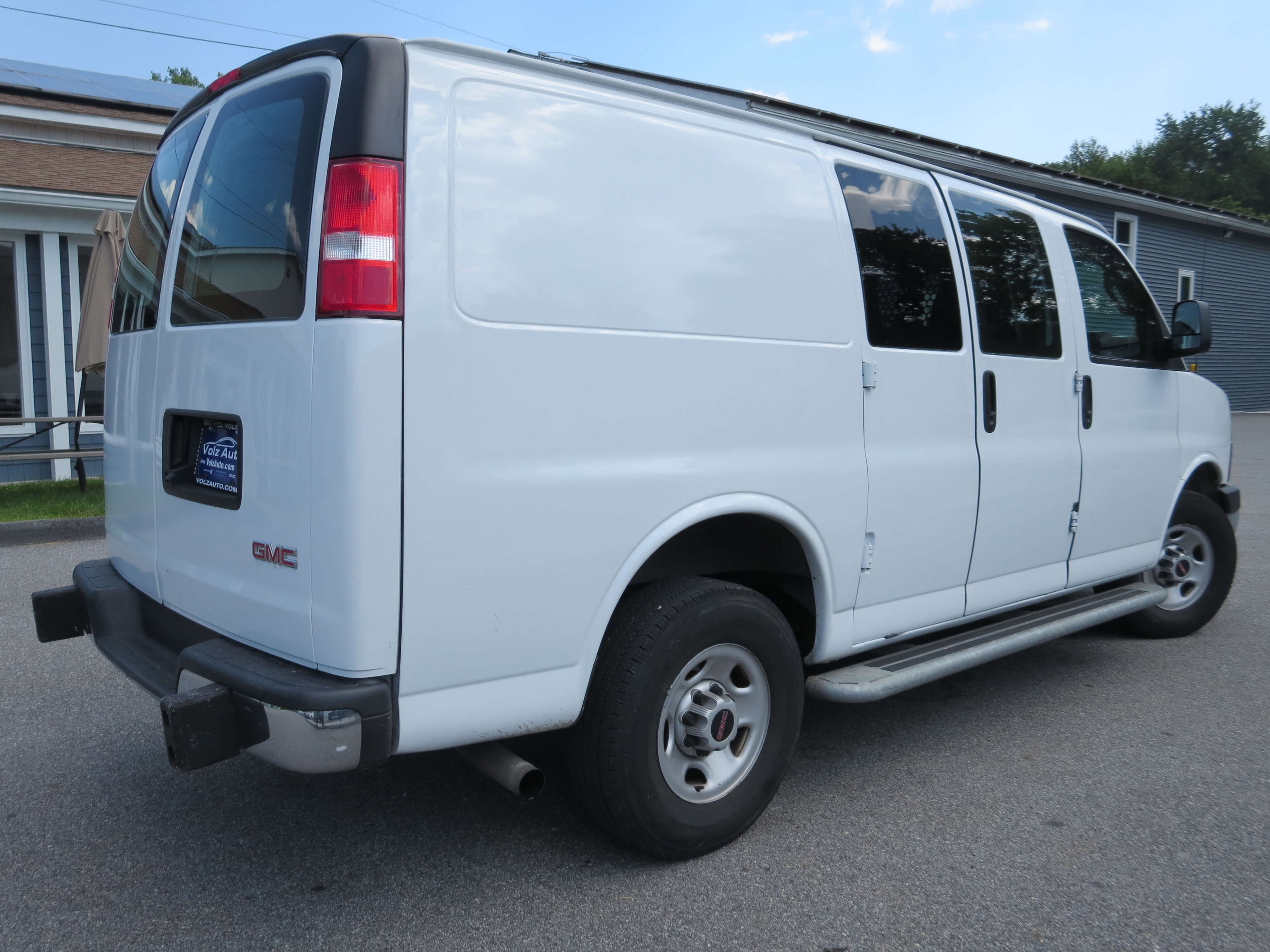 2023 Gmc Savana Cargo 2500 photo 3