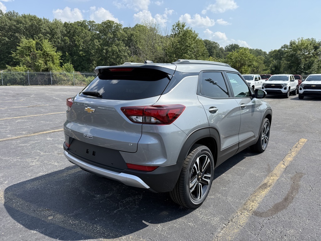 2026 Chevrolet Trailblazer LT photo 3